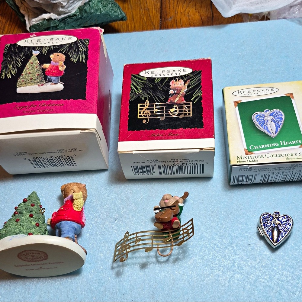 Hallmark Keepsake Christmas Ornaments Lot of 3 Multicolor Read Description